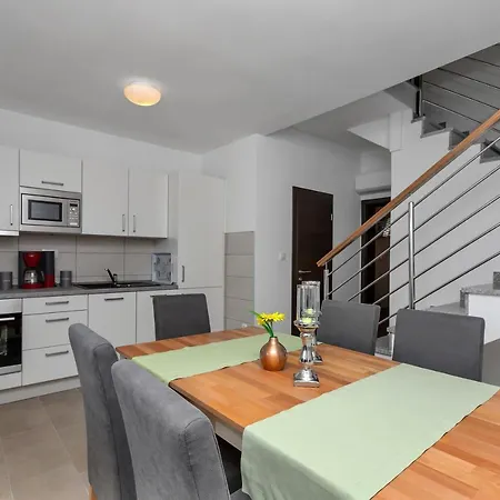 Daria Apartment *